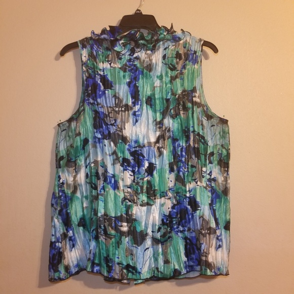 Cato Ruffle Front Top - Picture 2 of 5